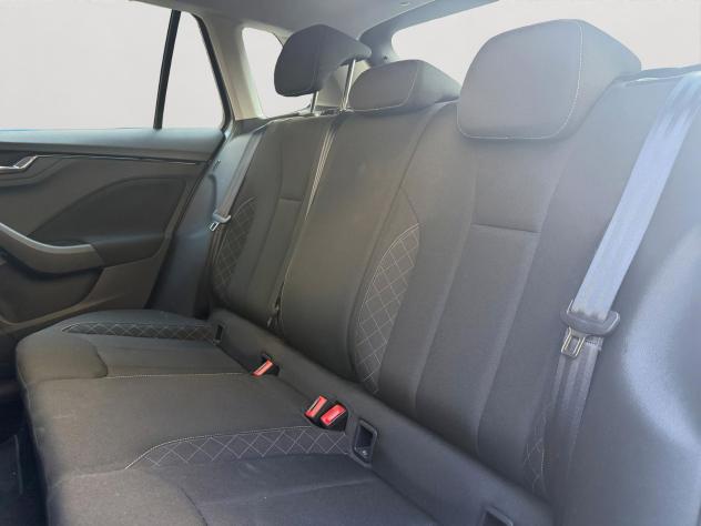 Škoda Kamiq 1.0 TSI 95cv Ambition - Foto 8