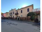 3 locali con cortile privato