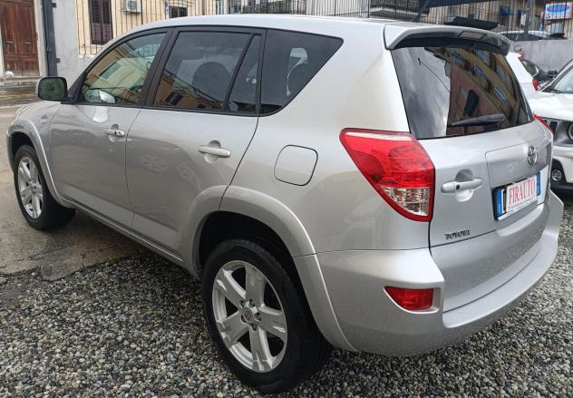 Toyota RAV 4 RAV4 Crossover 2.2 D-4D 177 CV Luxury - Foto 4