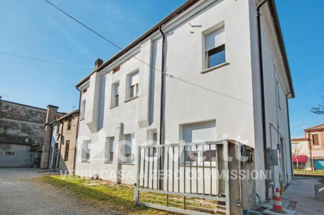 Appartamento di 141 m² con 4 locali in vendita a Fiesso Umbertiano