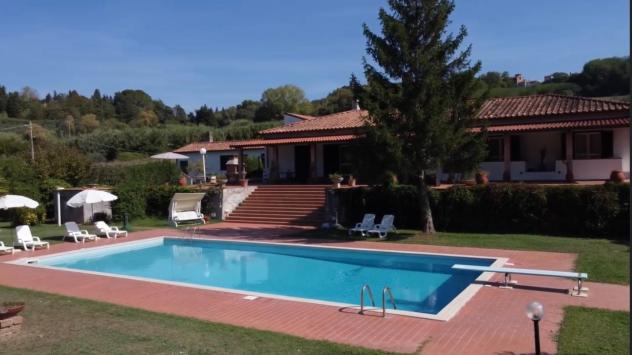 Villa in vendita a Lorenzana - Crespina Lorenzana 550 mq Rif: 1057228