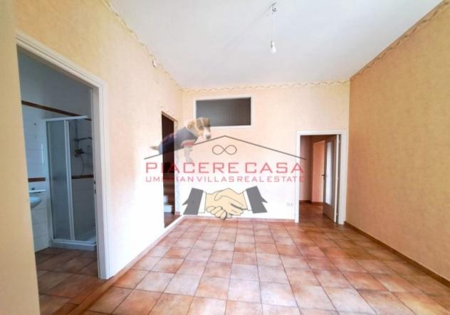 Orvieto centro - Appartamento di ampia metratura al secondo piano in vendita sulla rupe di Orvieto. - Foto 4