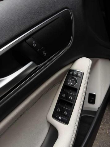 MERCEDES-BENZ GLA 180 d Sport PELLE-LED-NAVI!!!! rif. 23013115 - Foto 7