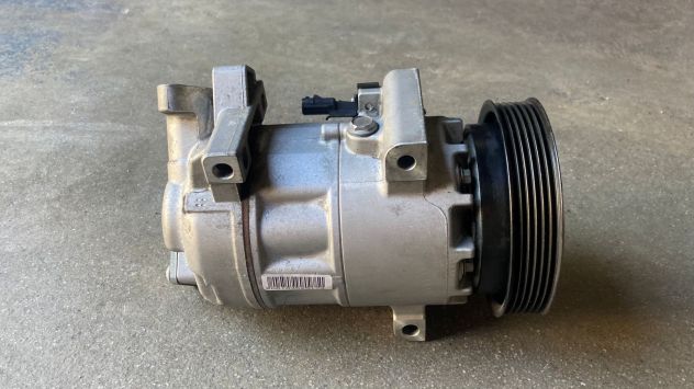Compressore climatizzatore Renault Clio 4 1.5DCI del 2018 (926008582R) - Foto 3