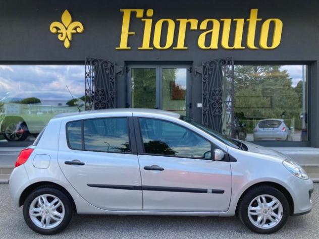 RENAULT Clio 1.4 16V 5p Dynamique NEOPATENTATI rif. 23987496 - Foto 3