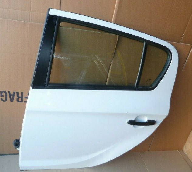 PORTA POSTERIORE SX HYUNDAI I20 2008