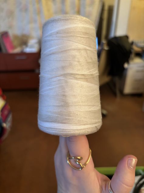 1 ROCCHETTO GRANDE DI FILO SOTTILE PER MACCHINA DA CUCIRE/CUCITO A MANO,USATO PO - Foto 9