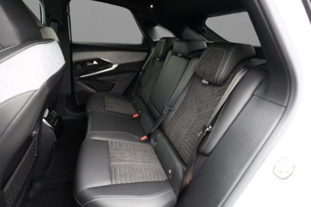 PEUGEOT 3008 Hybrid 145 e-DCS6 GT rif. 23759172 - Foto 8