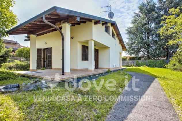 Villa di 250 m² con più di 5 locali e box auto doppio in vendita a Brebbia - Foto 4