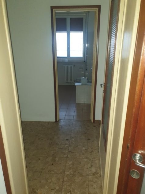 APPARTAMENTO CON INGRESSO INDIPENDENTE AL PIANO RIALZATO - Foto 6