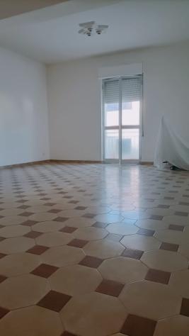Floridia: semi indipendente di mq 185 in buone condizioni - Foto 2