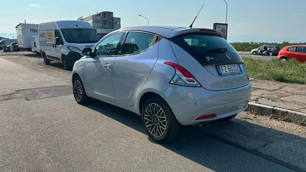 Lancia Ypsilon 1.2 69 CV 5 porte GPL Ecochic Gold - Foto 2