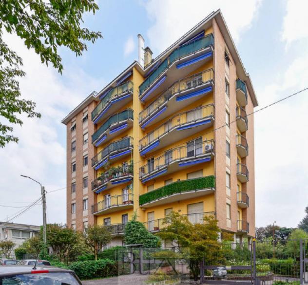 Appartamento di 96 m² con 3 locali e box auto in vendita a Seveso