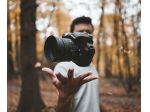 Vivi un'estate diversa dal solito: Cerchiamo fotografi nei villaggi turistici