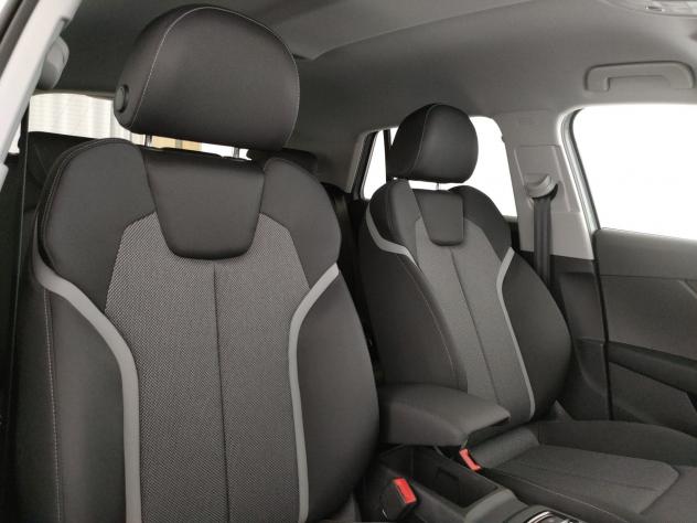 Audi Q2 Q2 35 2.0 tdi Identity Black s-tronic - Foto 9