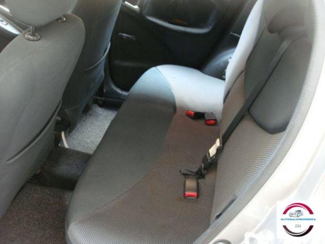 TOYOTA - Yaris - 16V 5 porte Sol - Foto 8