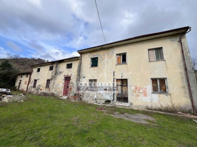 CASA INDIPENDENTE di 14 vani e di 533 mq (MASSAROSA - Borrone) rif. A799 - Foto 2