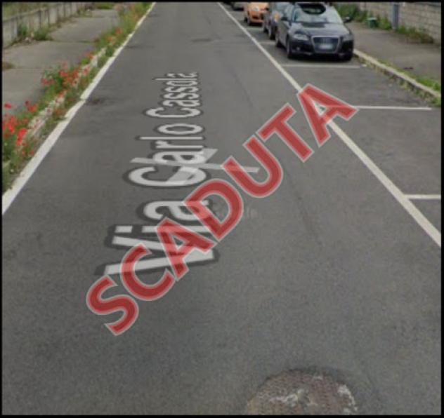Immobile in asta di 113 m², box auto in vendita a Roma