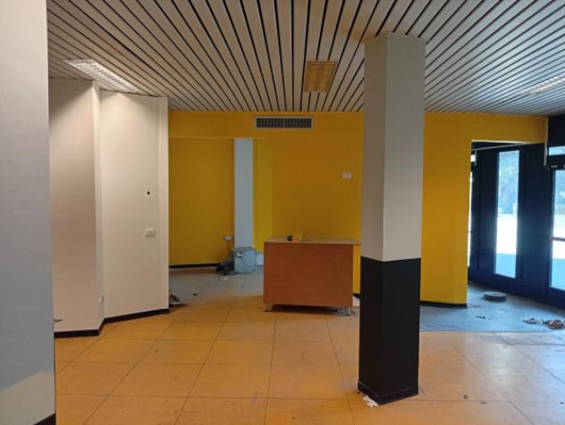 Immobile di 220 m² con 1 locale in affitto a Carpi - Foto 5