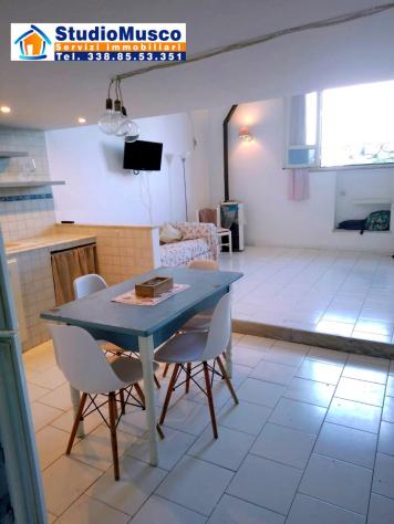 StudioMusco vende a Capri, su via Marina Grande, appartamento su due livelli. - Foto 9