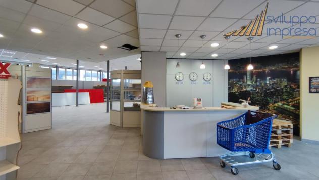 CAPANNONE CON UFFICI E SHOWROOM IN VENDITA A BRUGHERIO - Foto 10