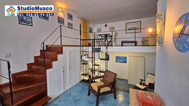 StudioMusco vende a Capri, su via Marina Grande, appartamento su due livelli. - Foto 7