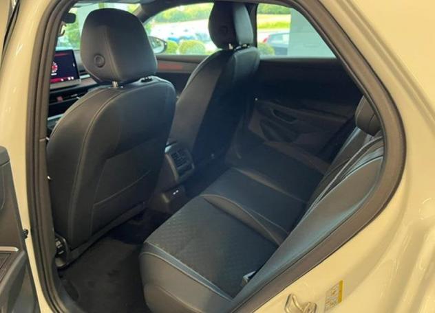 Volkswagen T-Roc T-Roc 1.5 eTSI ACT 150 CV DSG R-Line - Foto 7