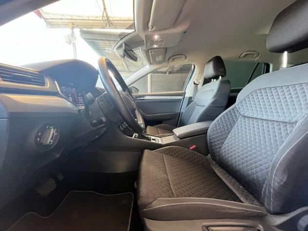 Škoda Superb Wagon 2.0 TDI EVO Executive 200 CV DSG - Foto 6