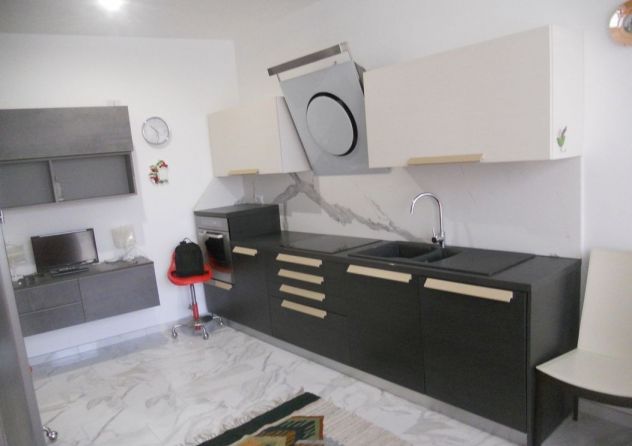 Elegante monolocale 35 mq ristrutturato, arredato, A/C e ascensore - Roma - Foto 3