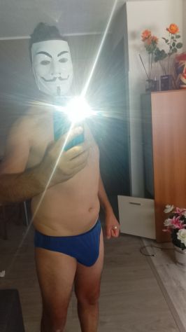 Singolo serio italiano.mi offro per massaggi sensuali a donne e coppie Tel:3295610318