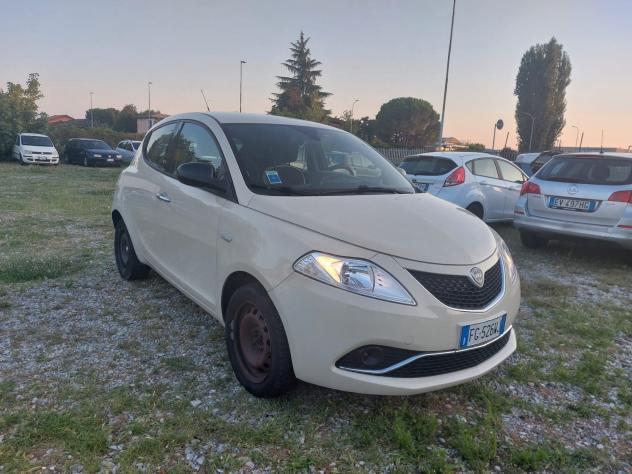 Lancia Ypsilon 1.2 69 CV 5 porte Platinum - Foto 2
