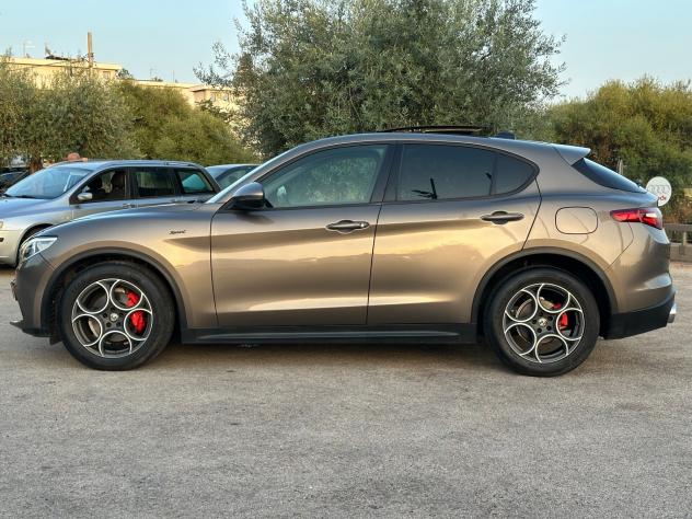 Alfa Romeo Stelvio 2.2 Turbodiesel 180 CV AT8 RWD Executive - Foto 8