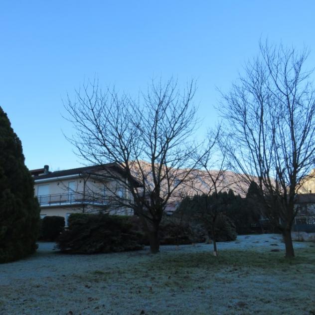 Baveno - ZONA FERIOLO VENDESI VILLA CON GIARDINO PRIVATO