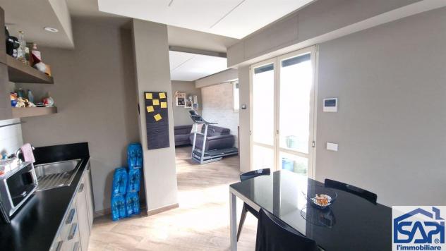 Porzione di villa bifamiliare completamente ristrutturata su più livelli - Foto 10