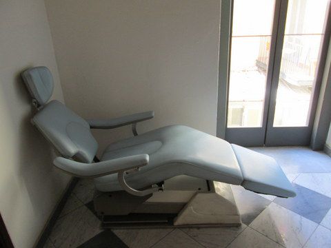 VENDO POLTRONA DA DENTISTA COME NUOVA - Foto 2