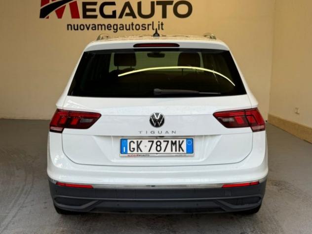 VOLKSWAGEN Tiguan 2.0 TDI 150 CV SCR DSG Life rif. 23059154 - Foto 6