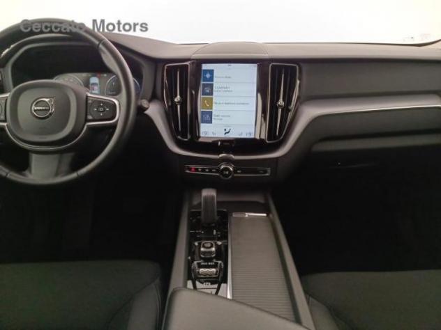 VOLVO XC60 B4 (d) AWD Geartronic Momentum rif. 20381180 - Foto 9