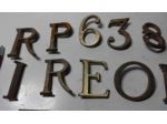 Numeri e lettere in ottone 11 pezzi - epoca