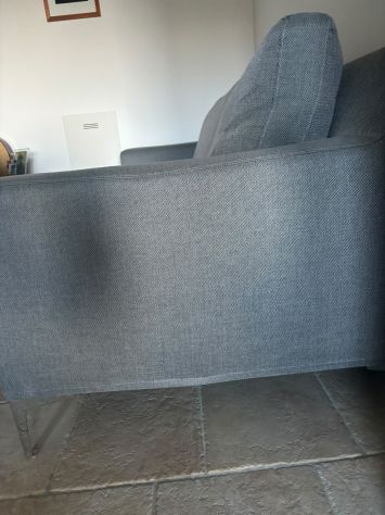 Divano 2 posti Poltronesofà grigio antracite – ottime condizioni - Foto 5