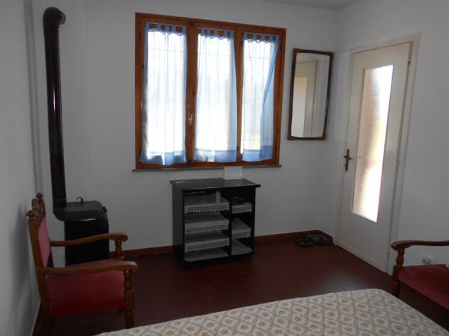 angolo verde
In mezzo al verde, magazzino realizzato con ingresso, zona cucina e camera e bagno (Non è censito come abitazione e non è possibili farlo - Foto 19