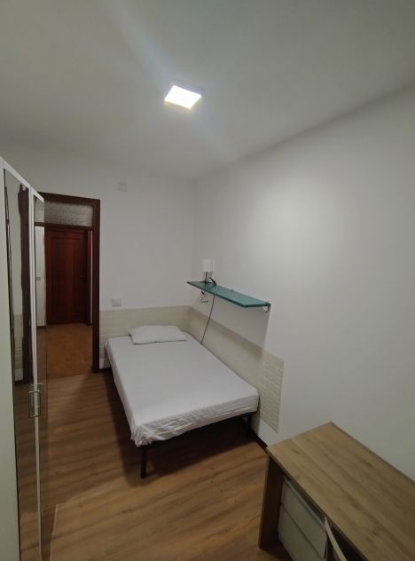disponibili stanze singole in zona crocifisso/guizza - Foto 8