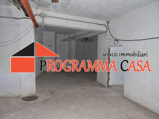 TORVAJANICA Box Triplo in vendita via pola 45 MQ PEDONALE