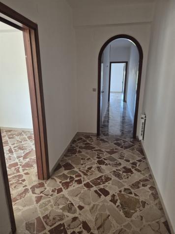 Appartamento con posto auto coperto zona Piazza indipendenza - Foto 5