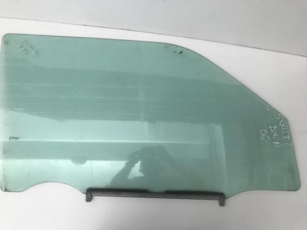 VETRO SCENDENTE ANTERIORE DESTRO SUZUKI Swift 4° Serie (0410)
