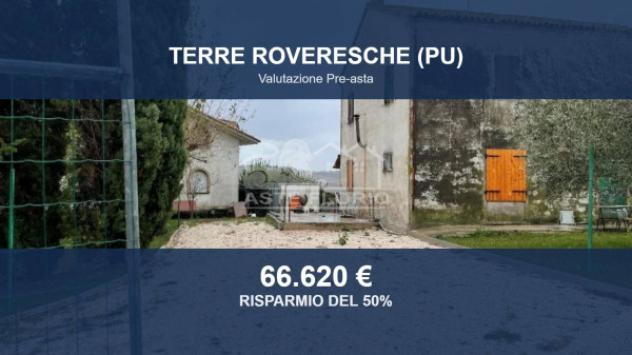 Immobile in asta di 255 m², box auto in vendita a Terre Roveresche