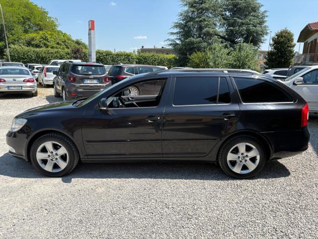 Skoda Octavia 1.6 TDI - 105CV - 4x4 - Foto 8
