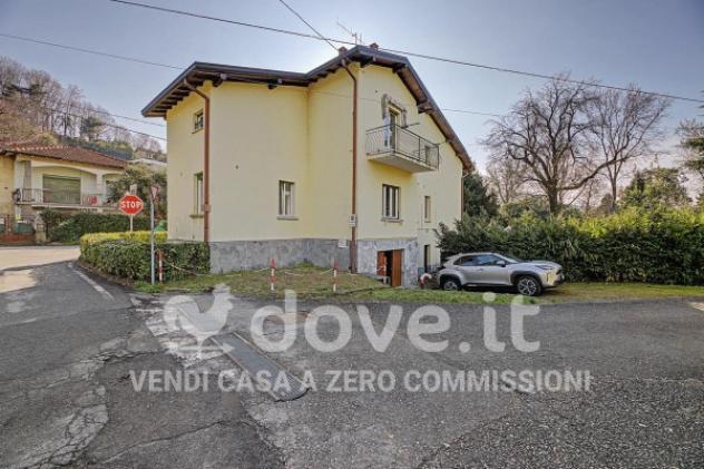 Casa indipendente di 209 m² con 5 locali e box auto doppio in vendita a Laveno-Mombello - Foto 4