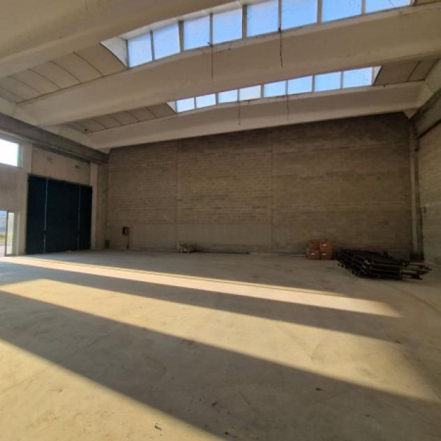 Immobile di 595 m² con 3 locali in affitto a Arese - Foto 8