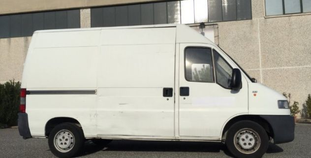 Piccoli trasporti/traslochi con conducente e furgone