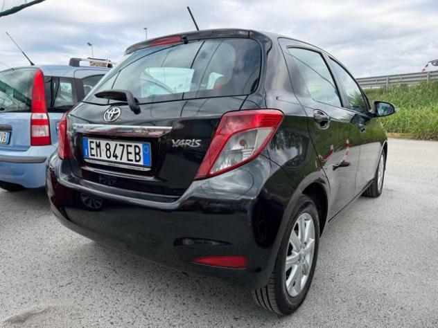 TOYOTA Yaris 1.0 5 porte Lounge rif. 24149929 - Foto 3
